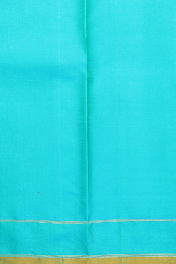 Kanchipuram Silk Saree In Green With Zari Buttas