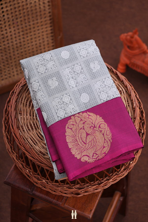 Kanchipuram Silk Saree In Grey With Jacquard Pattern