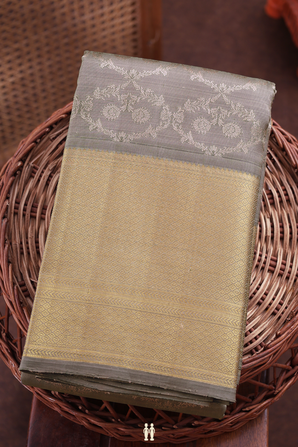 Kanchipuram Silk Saree In Grey With Jacquard Pattern