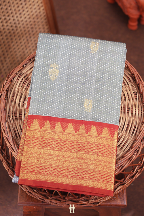 Kanchipuram Silk Saree In Grey With Jacquard Pattern