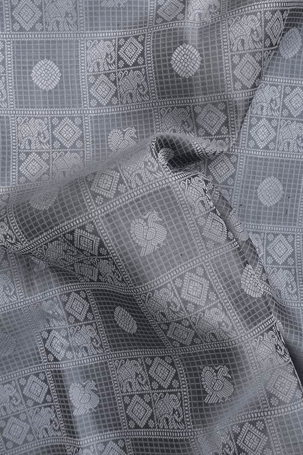 Kanchipuram Silk Saree In Grey With Jacquard Pattern
