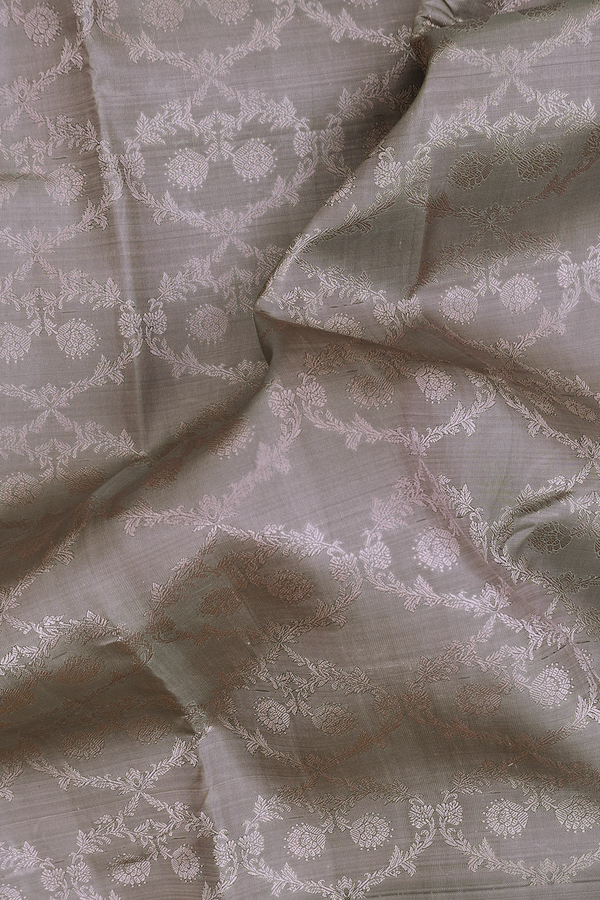 Kanchipuram Silk Saree In Grey With Jacquard Pattern