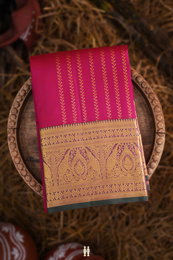 Kanchipuram Silk Saree In Hibiscus Red With Leaf Zari Motifs