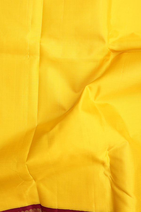 Kanchipuram Silk Saree In Honey Yellow With Contrast Border