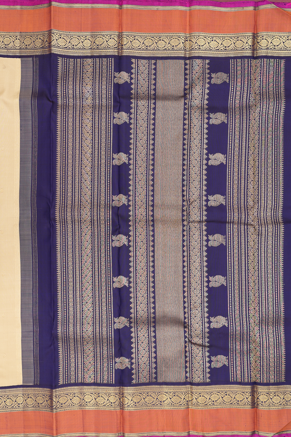 Kanchipuram Silk Saree In Khaki With Paisley Buttis