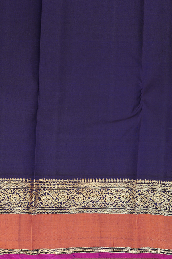 Kanchipuram Silk Saree In Khaki With Paisley Buttis