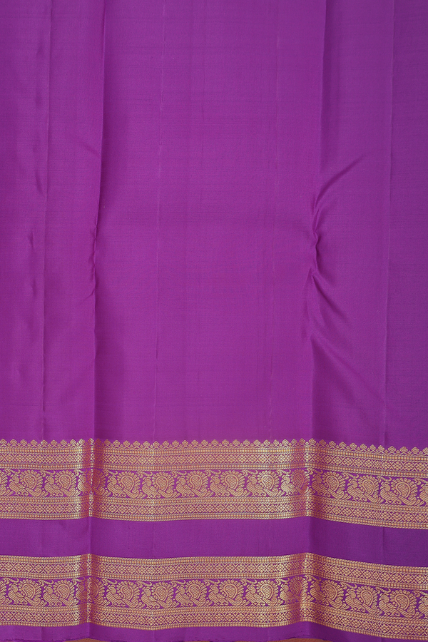 Kanchipuram Silk Saree In Lavender With Paisley Buttas