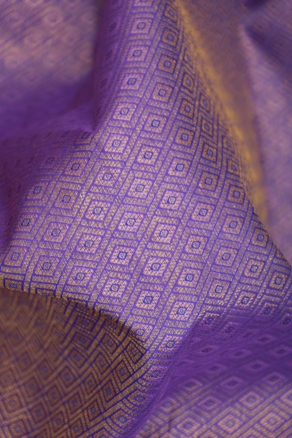 Kanchipuram Silk Saree In Lavender With Brocade Design