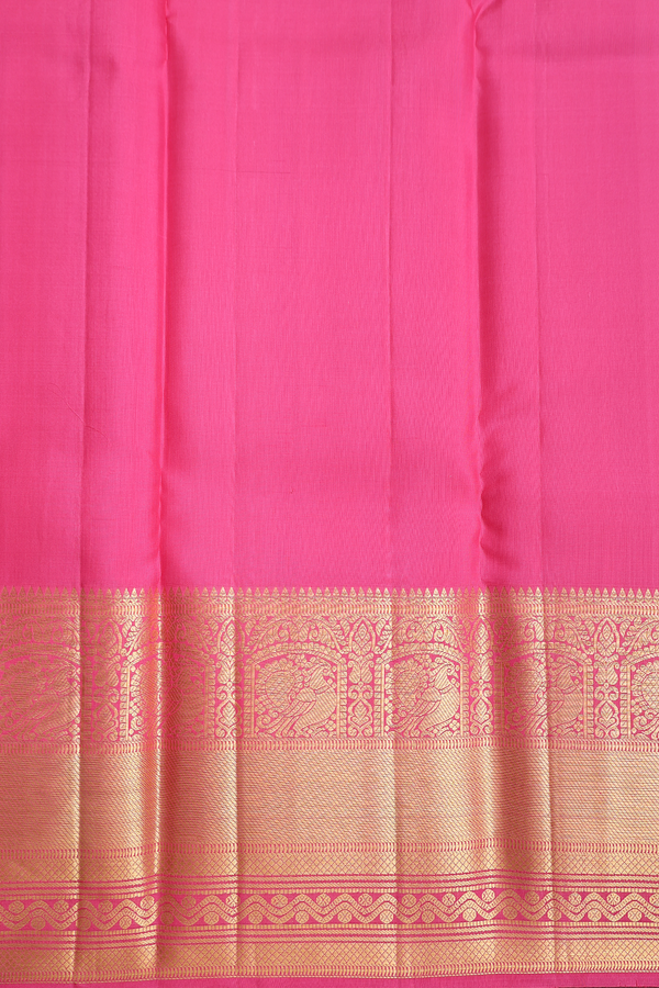 Kanchipuram Silk Saree In Lavender With Peacock Buttas