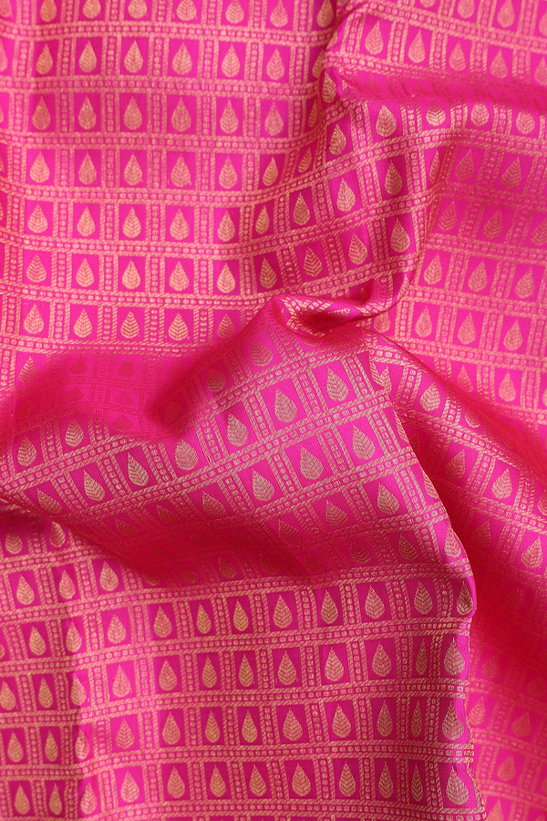 Kanchipuram Silk Saree In Magenta With Brocade Design