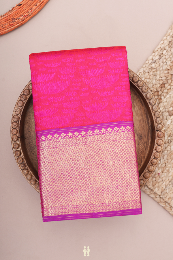 Kanchipuram Silk Saree In Magenta With Jacquard Pattern