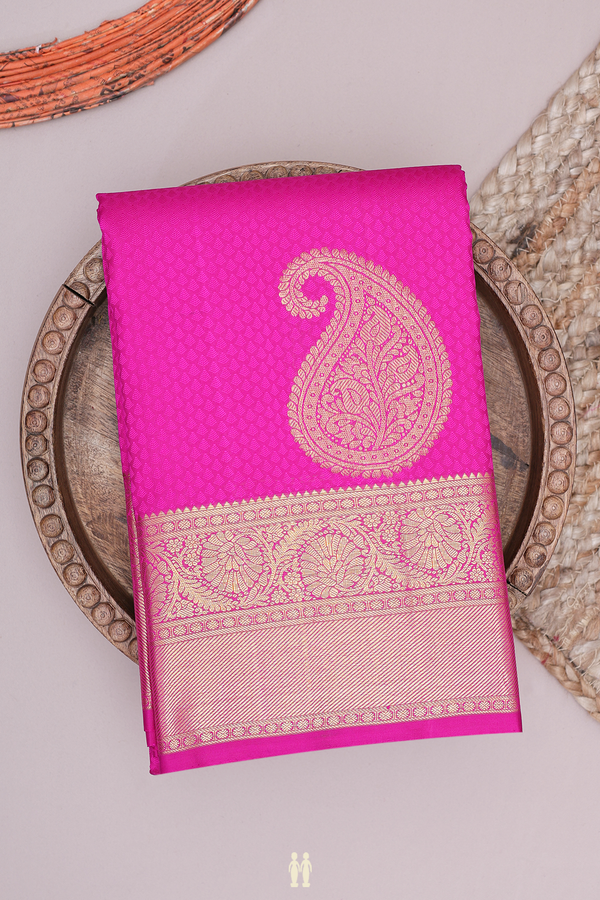 Kanchipuram Silk Saree In Magenta With Jacquard Pattern