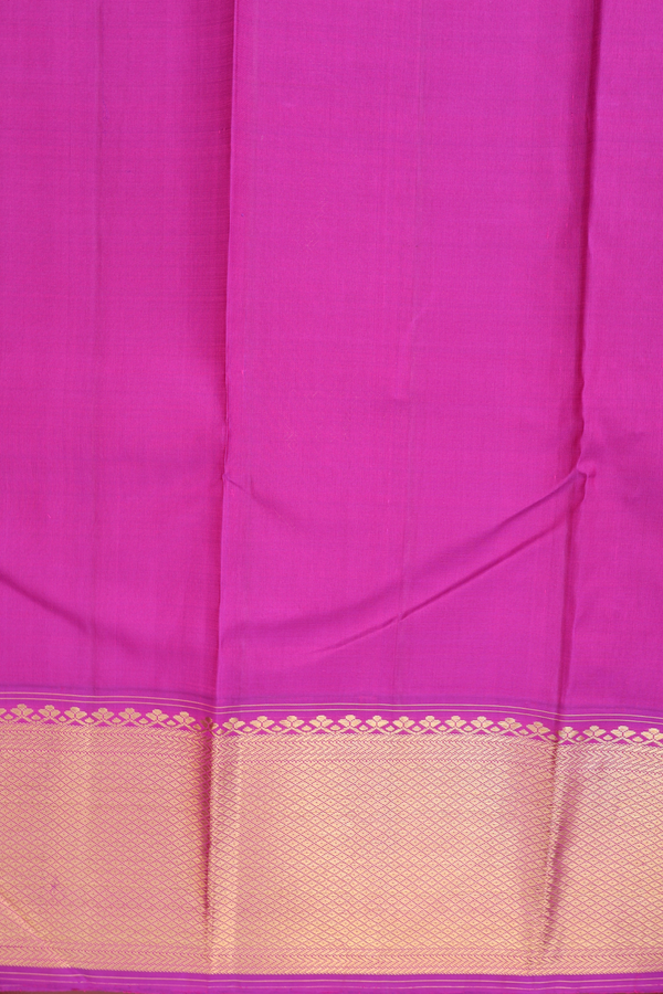 Kanchipuram Silk Saree In Magenta With Jacquard Pattern