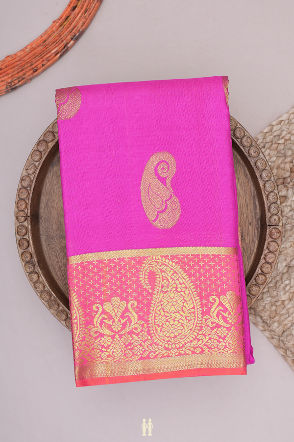 Kanchipuram Silk Saree In Magenta With Paisley Motifs