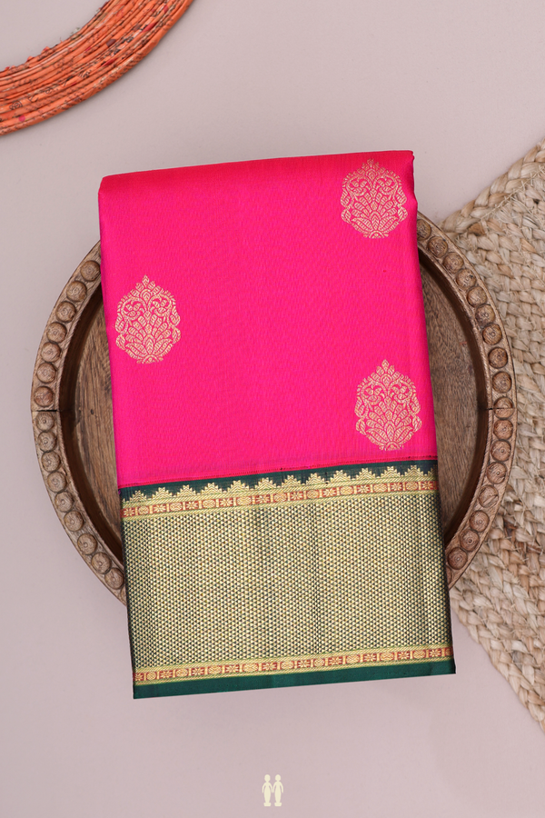 Kanchipuram Silk Saree In Magenta With Zari Motifs