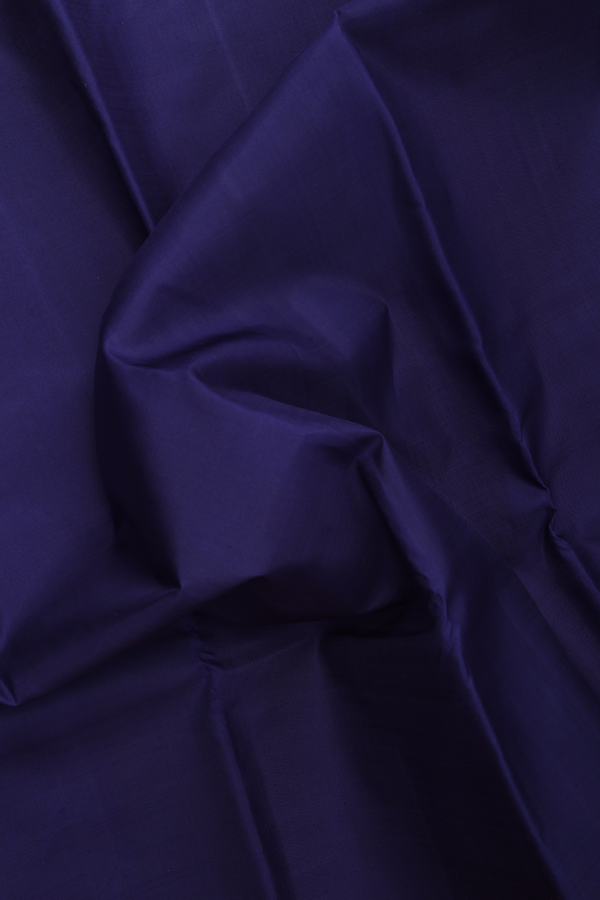 Kanchipuram Silk Saree In Navy Blue With Korvai Border