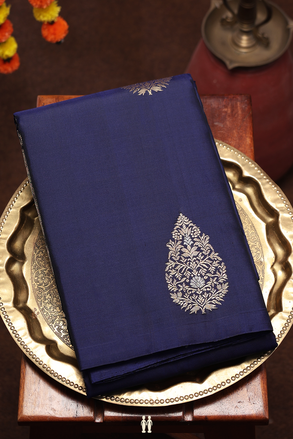 Kanchipuram Silk Saree In Navy Blue With Zari Motifs