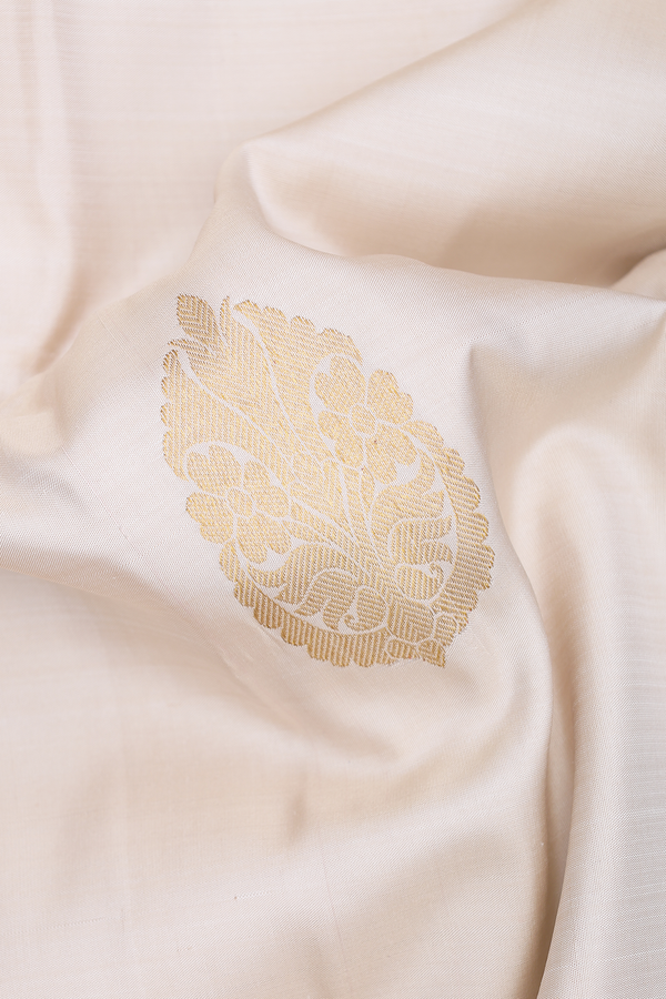 Kanchipuram Silk Saree In Off White With Floral Motifs