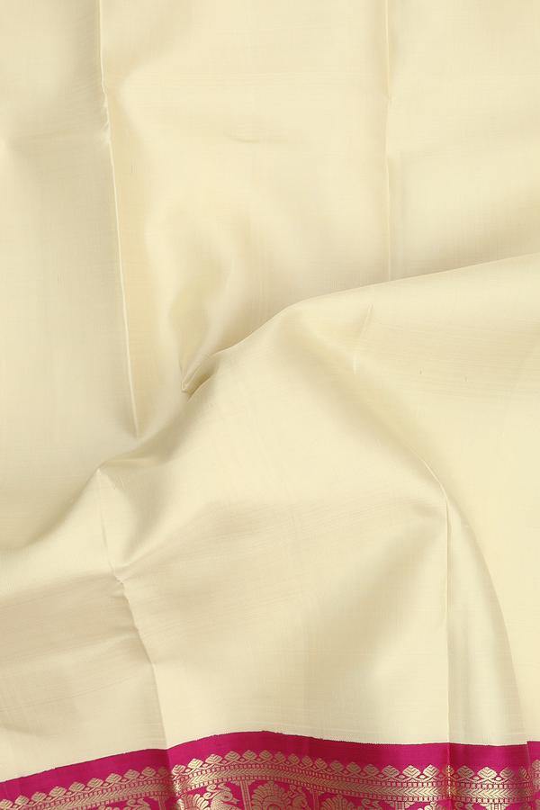 Kanchipuram Silk Saree In Off White With Rettai Pettu Border