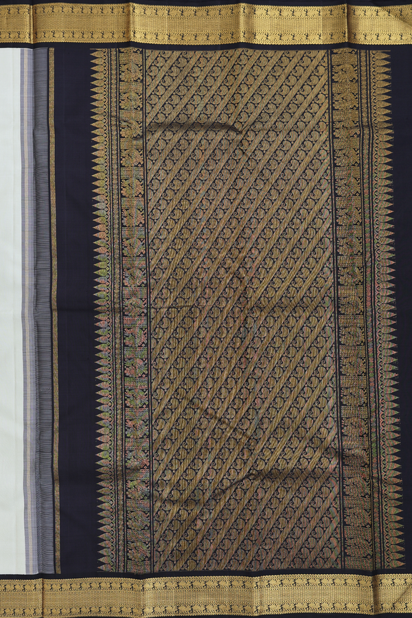 Kanchipuram Silk Saree In Pale Green With Korvai Border