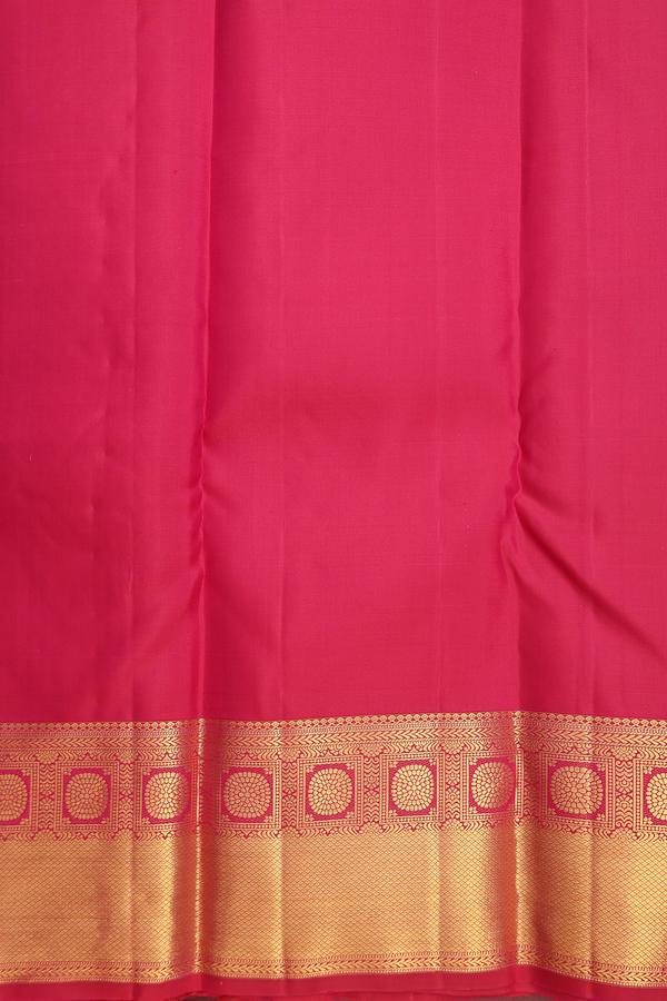 Kanchipuram Silk Saree In Parrot Green With Diamond Design
