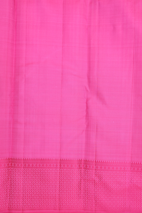 Kanchipuram Silk Saree In Dual Tone With Checks Design