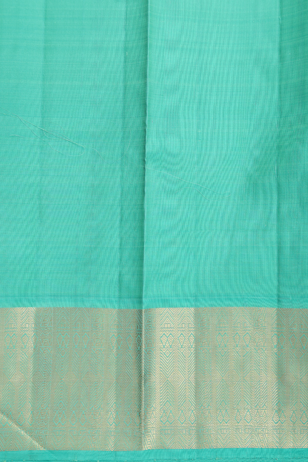 Kanchipuram Silk Saree In Pear Green With Jacquard Pattern