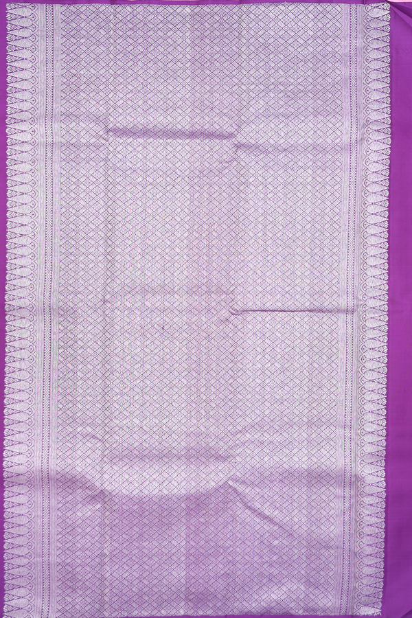 Kanchipuram Silk Saree In Pink Along Checks With Motifs