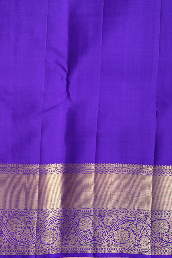 Kanchipuram Silk Saree In Pink With Chakram Buttas