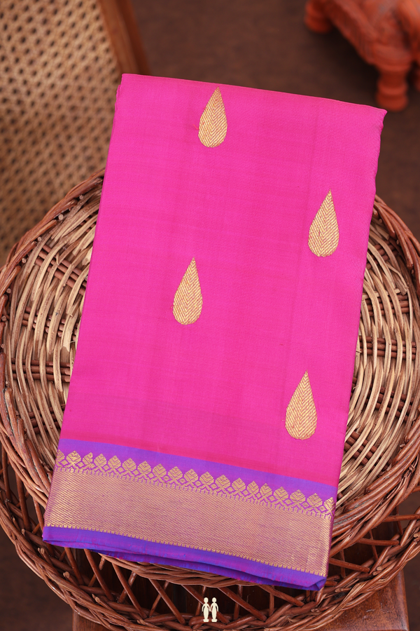 Kanchipuram Silk Saree In Pink With Thilagam Buttas