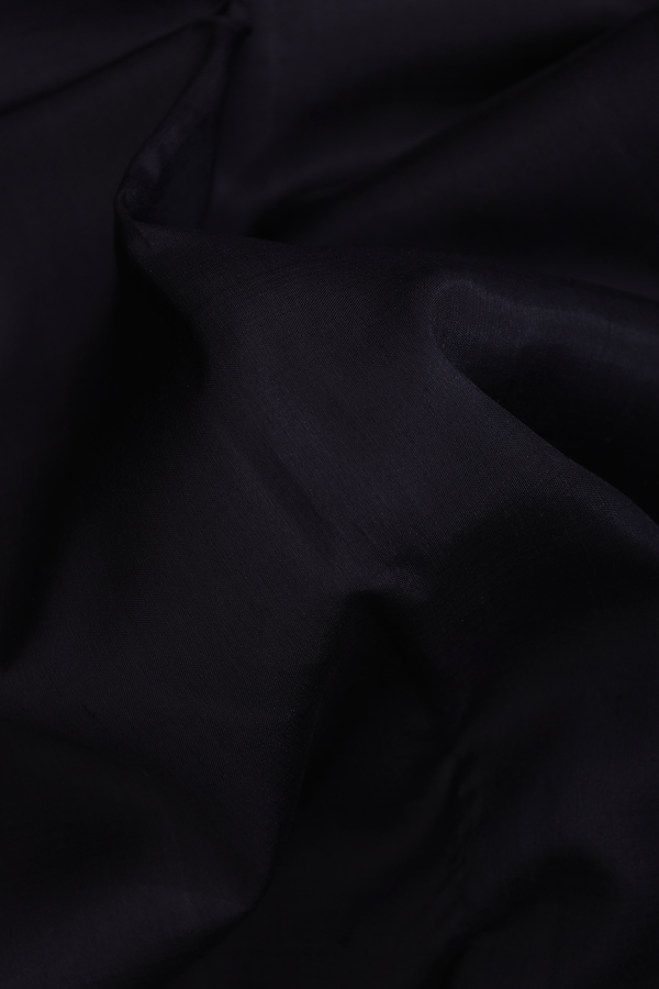 Kanchipuram Silk Saree In Plain Black With Contrast Border