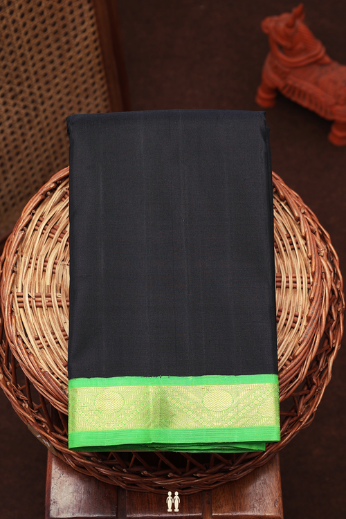 Kanchipuram Silk Saree In Plain Black With Korvai Border