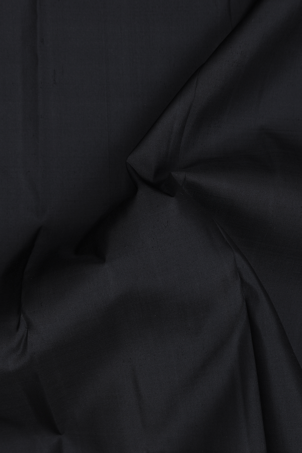 Kanchipuram Silk Saree In Plain Black With Korvai Border