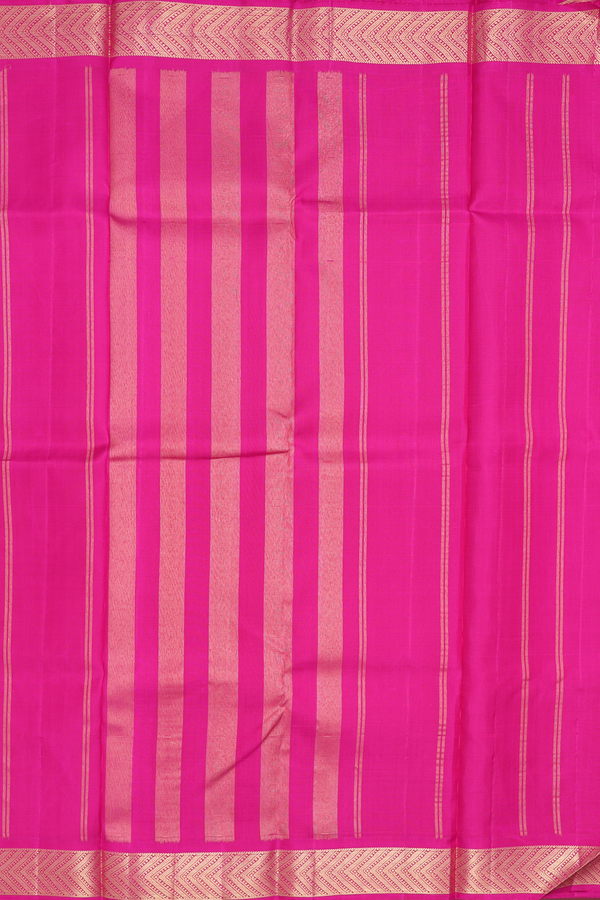 Kanchipuram Silk Saree In Plain Magenta With Zari Border