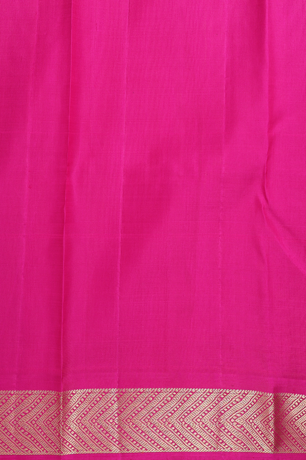 Kanchipuram Silk Saree In Plain Magenta With Zari Border