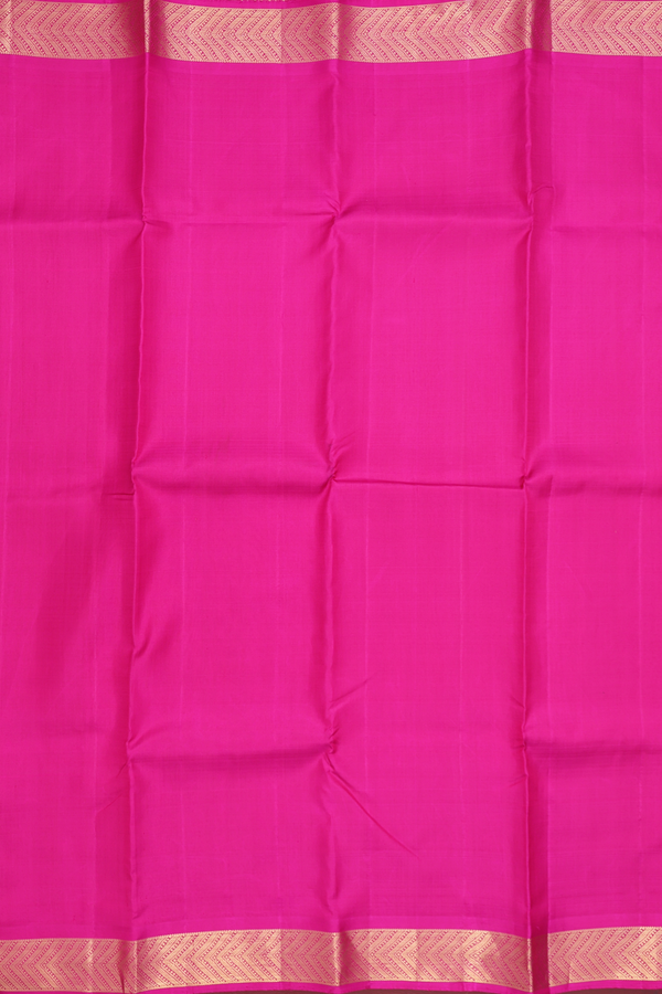 Kanchipuram Silk Saree In Plain Magenta With Zari Border