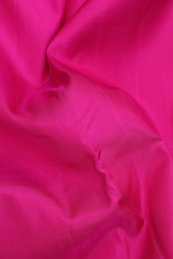 Kanchipuram Silk Saree In Plain Magenta With Zari Border
