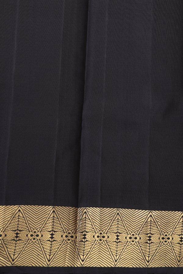 Kanchipuram Silk Saree In Plain Purple With Zari Border