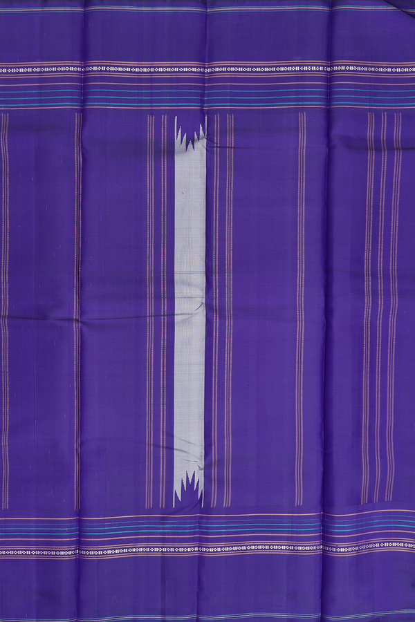 Kanchipuram Silk Saree In Plain White With Contrast Border