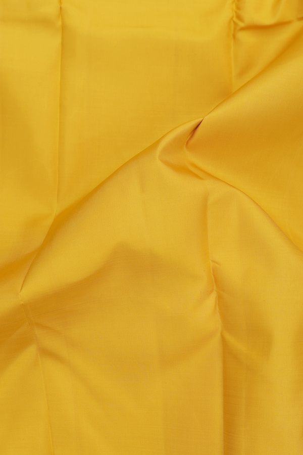 Kanchipuram Silk Saree In Plain Yellow With Korvai Border
