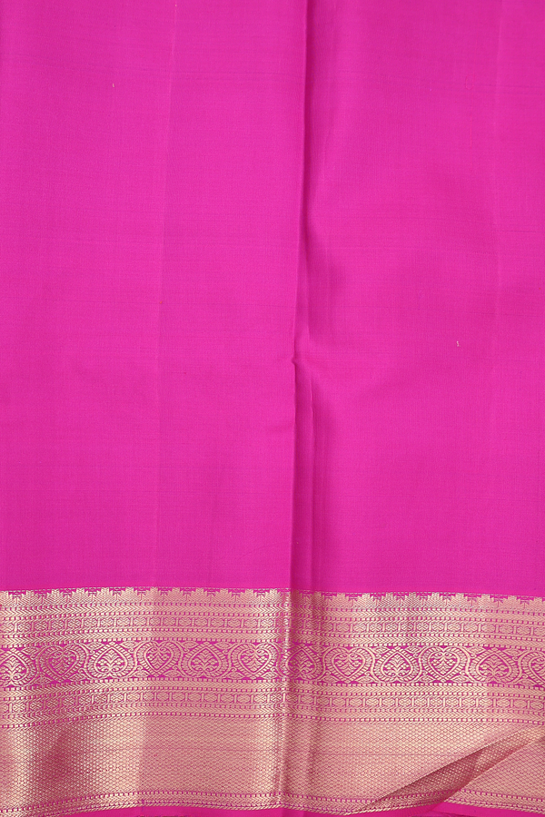 Kanchipuram Silk Saree In Purple With Brocade Design