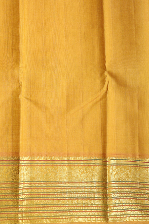 Kanchipuram Silk Saree In Purple With Thilagam Buttas