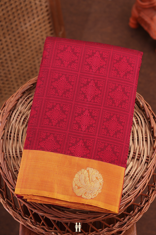 Kanchipuram Silk Saree In Red With Jacquard Pattern
