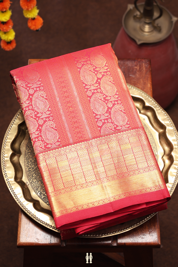 Kanchipuram Silk Saree In Red With Paisley Design