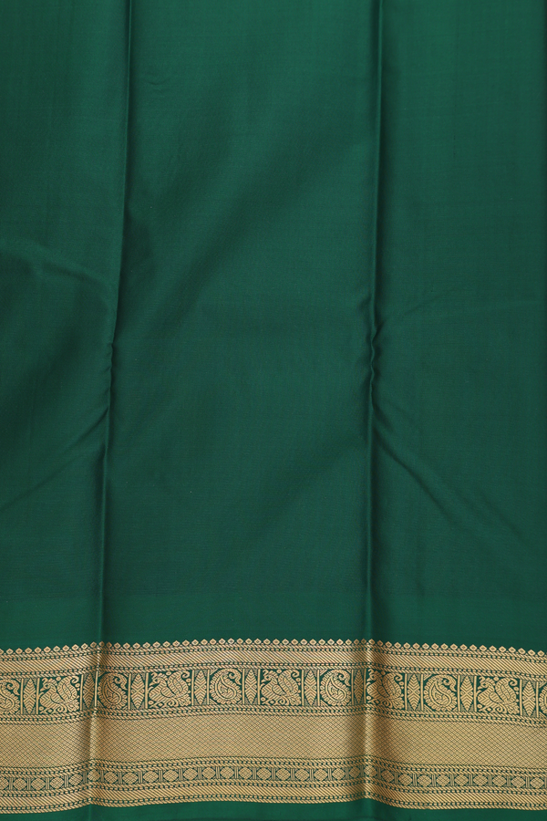 Kanchipuram Silk Saree In Red With Peacock Buttas