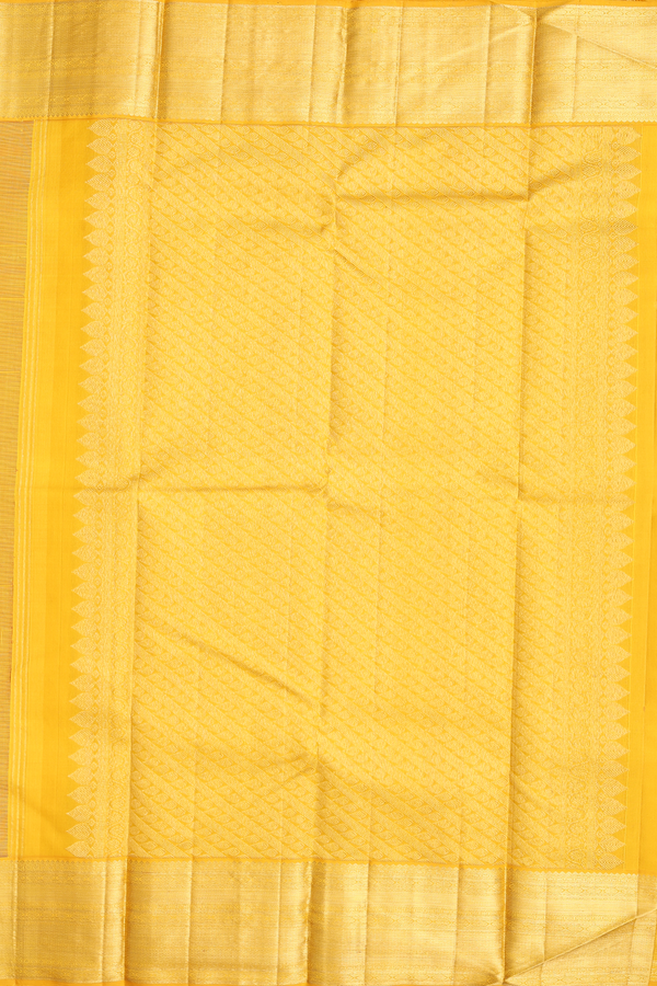 Kanchipuram Silk Saree In Red With Zari Buttas