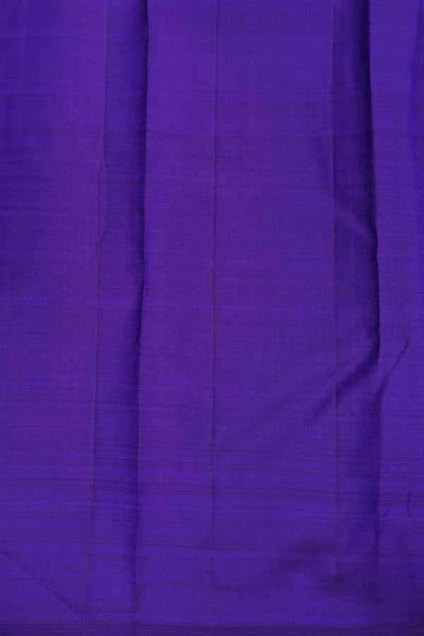 Kanchipuram Silk Saree In Royal Blue With Paisley Motifs