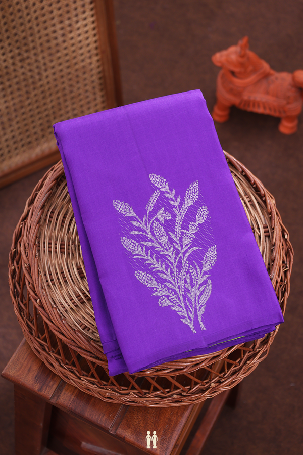 Kanchipuram Silk Saree In Royal Blue With Zari Design