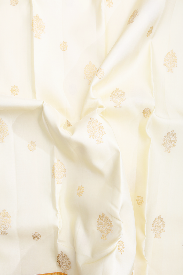 Kanchipuram Silk Saree In White  With Floral Buttas