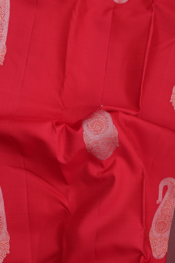 Kanchipuram Silk Saree In Scarlet Red With Paisley Motifs